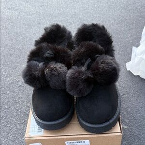 Carlkarida women’s slippers